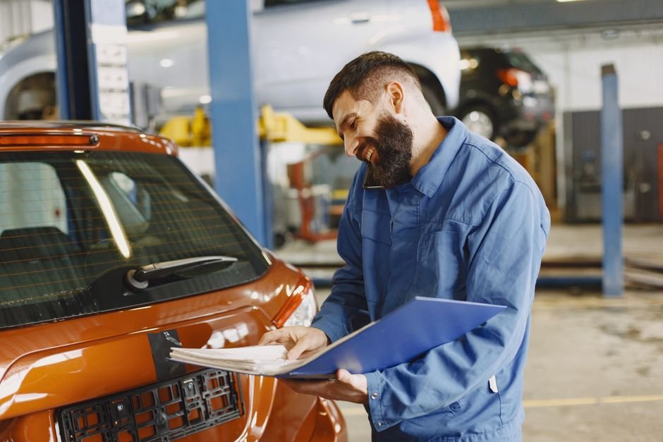 Professional technician conducting certified hardware diagnostic checklist on modern consumer equipment