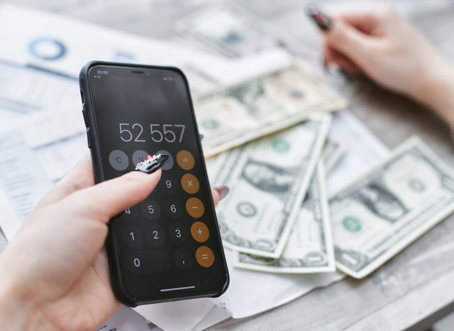 Evaluating price to performance ratios for sub 15000 rupee handsets